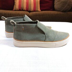 Tom’s Women’s Paxton Olive or Sage Green Slip-on Sneaker, NEW Size 7.5